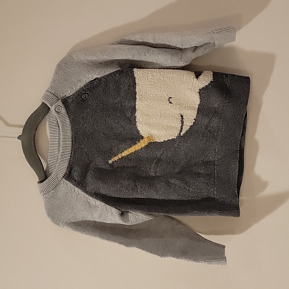 Baby gap whale sweater in grey Norwal Beluga graphic sweater so cute 18-24 month
